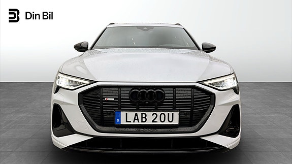 Audi e-tron Sportback 4 of 5