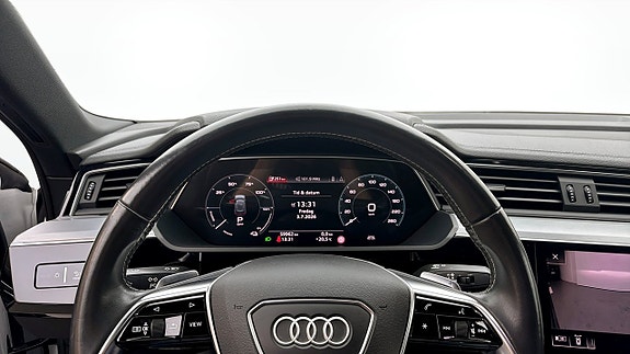 Audi e-tron Sportback 17 of 22