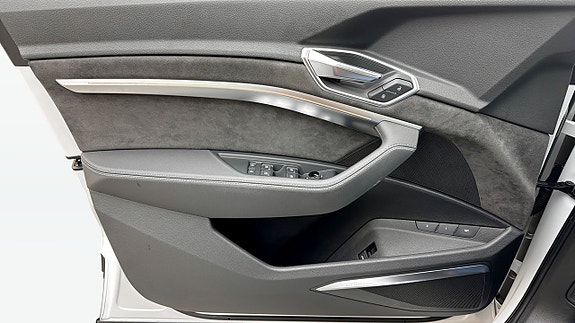 Audi e-tron Sportback 15 of 22