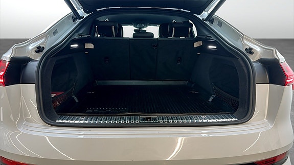 Audi e-tron Sportback 13 of 22