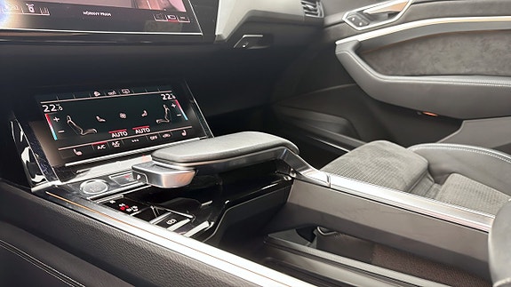 Audi e-tron Sportback 18 of 22