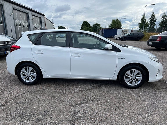 Toyota Auris 17 of 21