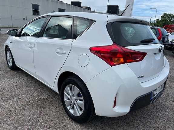 Toyota Auris 13 of 21