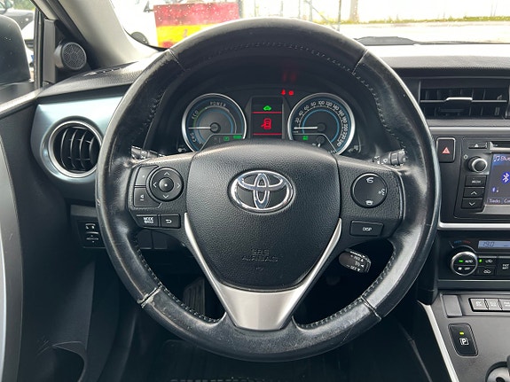 Toyota Auris 10 of 21