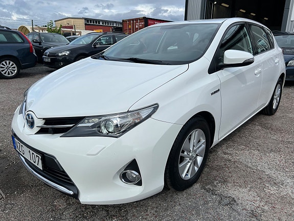 Toyota Auris 3 of 5