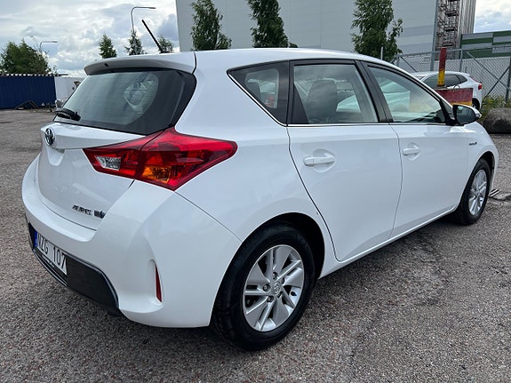 Toyota Auris 16 of 21