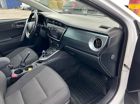 Toyota Auris 18 of 21