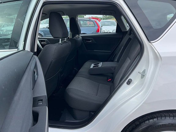 Toyota Auris 9 of 21