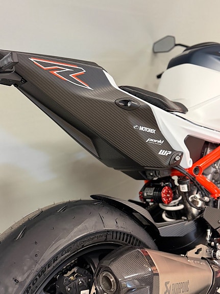 KTM 1390 Super Duke RR 6 of 14
