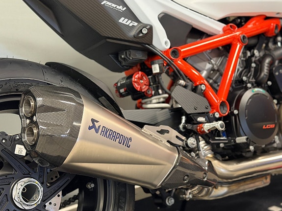 KTM 1390 Super Duke RR 7 of 14