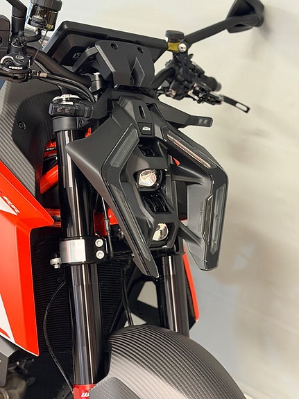 KTM 1390 Super Duke RR 12 of 14