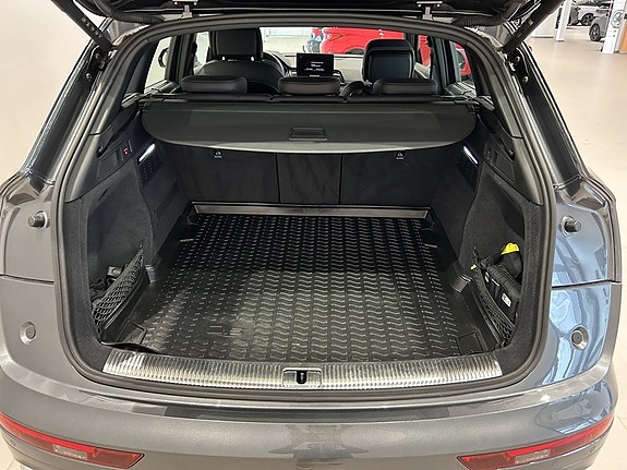 Audi Q5 7 of 12