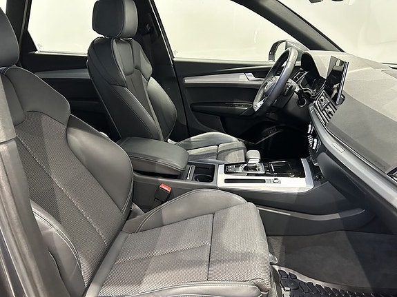 Audi Q5 9 of 12