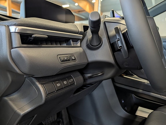 Subaru Solterra 16 of 19
