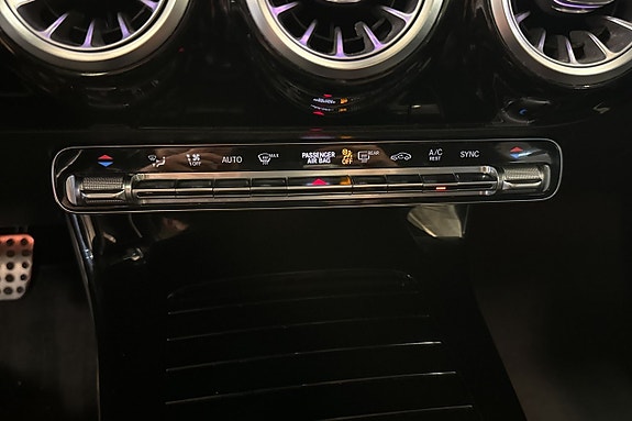 Mercedes-Benz CLA200 14 of 28