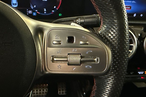 Mercedes-Benz CLA200 13 of 28