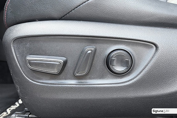 Toyota RAV4 13 of 26