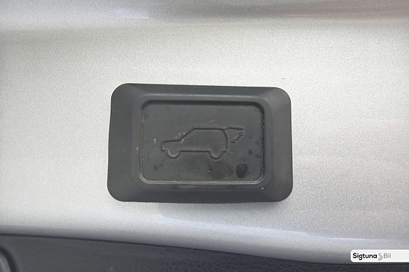 Toyota RAV4 10 of 26