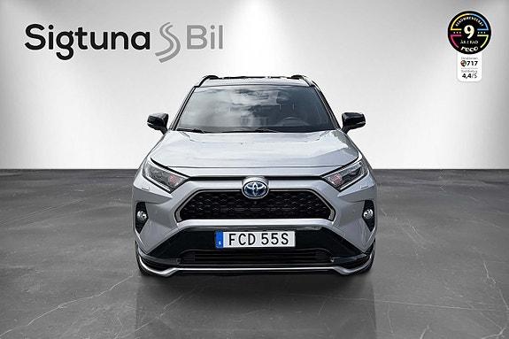 Toyota RAV4 2 of 26