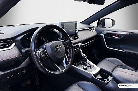 Toyota RAV4 11 of 26