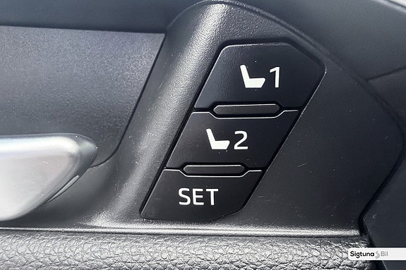 Toyota RAV4 14 of 26