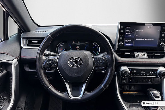 Toyota RAV4 18 of 26