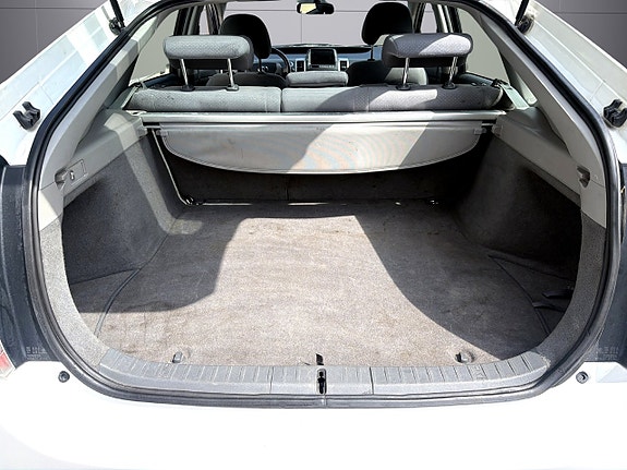 Toyota Prius+ 17 of 18