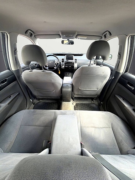 Toyota Prius+ 16 of 18