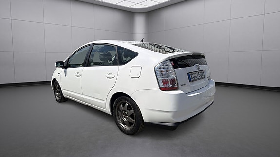 Toyota Prius+ 4 of 18