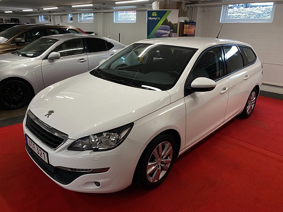Peugeot 308 SW 3 of 5