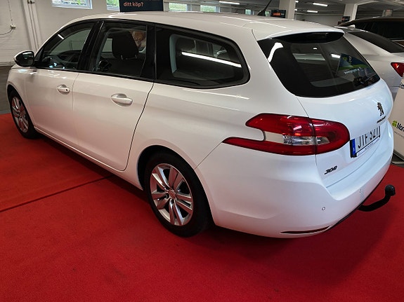 Peugeot 308 SW 4 of 5