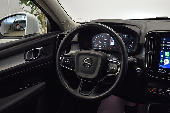 Volvo XC40 10 of 26