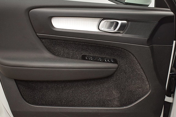 Volvo XC40 20 of 26