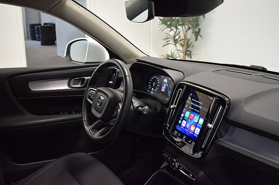 Volvo XC40 9 of 26