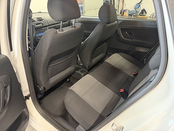 Skoda Fabia 11 of 14