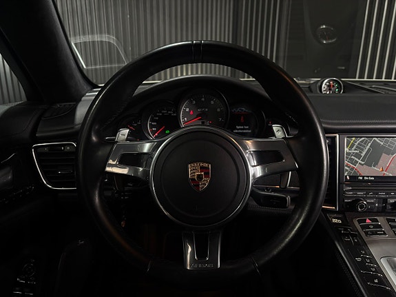 Porsche Panamera GTS 16 of 24