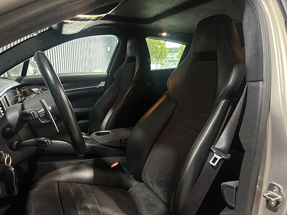 Porsche Panamera GTS 13 of 24