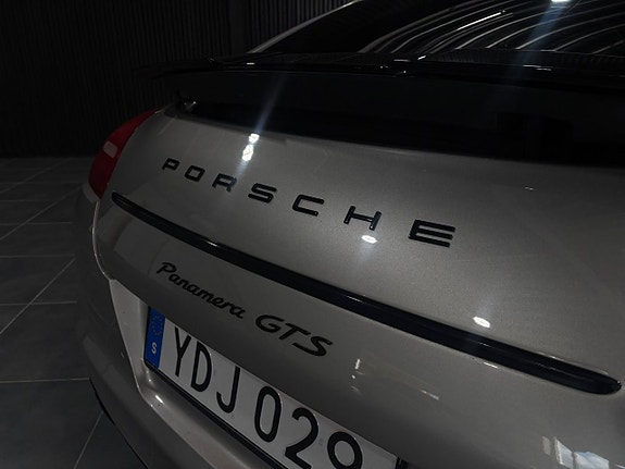 Porsche Panamera GTS 7 of 24