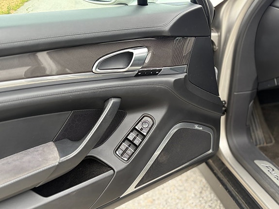 Porsche Panamera GTS 15 of 22
