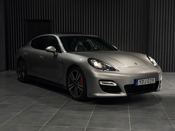 Porsche Panamera GTS 3 of 24