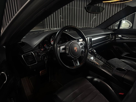 Porsche Panamera GTS 11 of 24