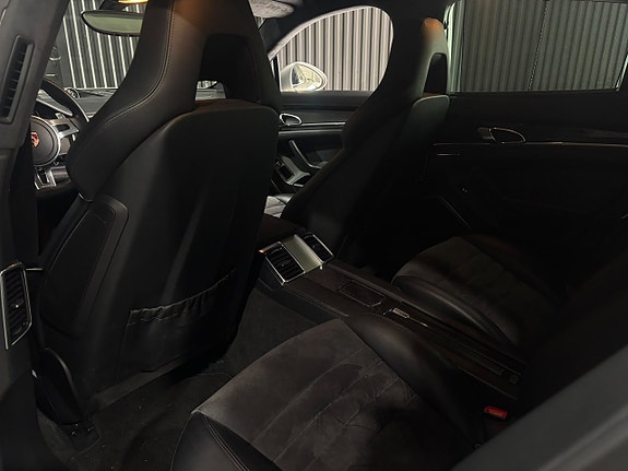 Porsche Panamera GTS 19 of 24