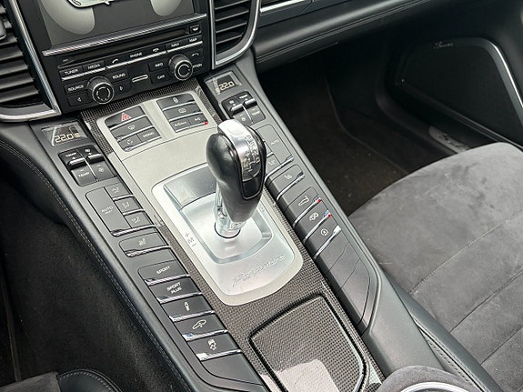 Porsche Panamera GTS 20 of 22
