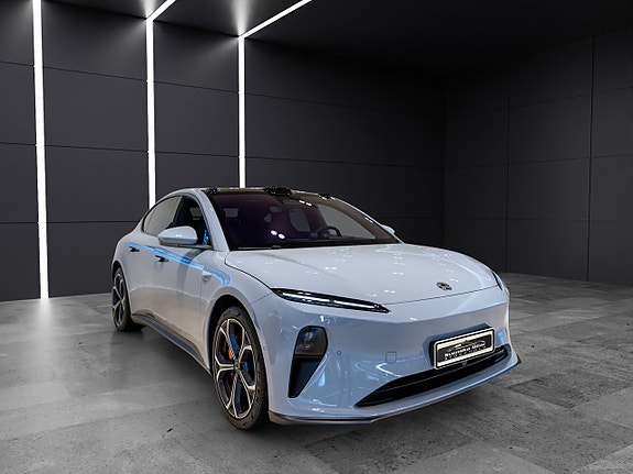 NIO ET5 3 of 20