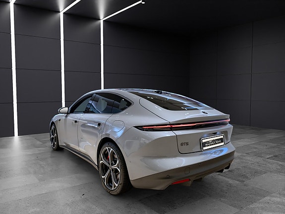 NIO ET5 6 of 20