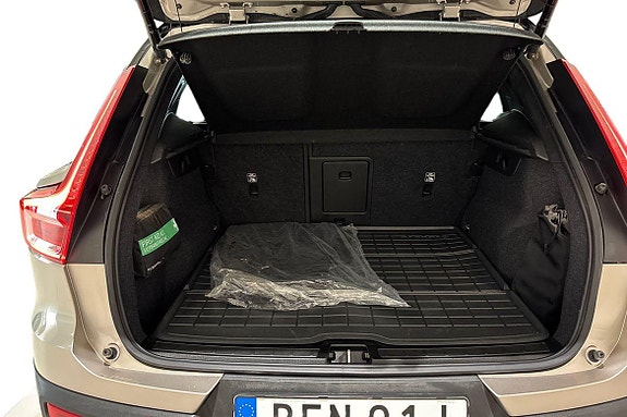 Volvo XC40 5 of 5