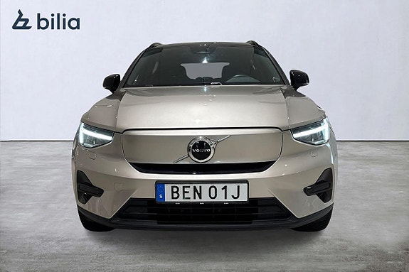 Volvo XC40 4 of 5
