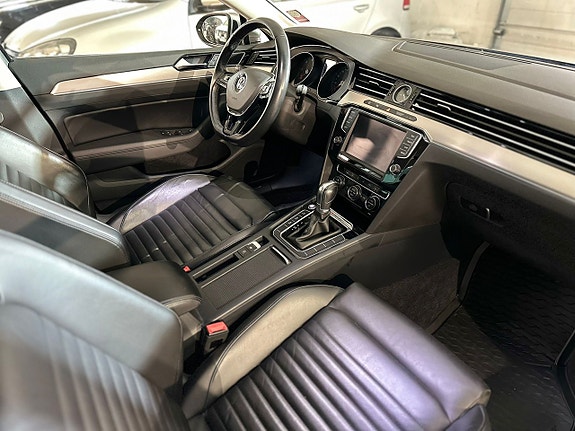 Volkswagen Passat 6 of 17