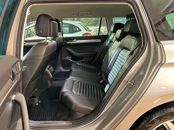 Volkswagen Passat 8 of 17