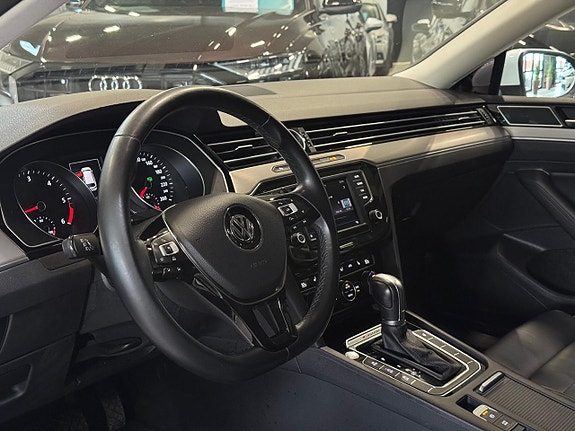 Volkswagen Passat 14 of 20